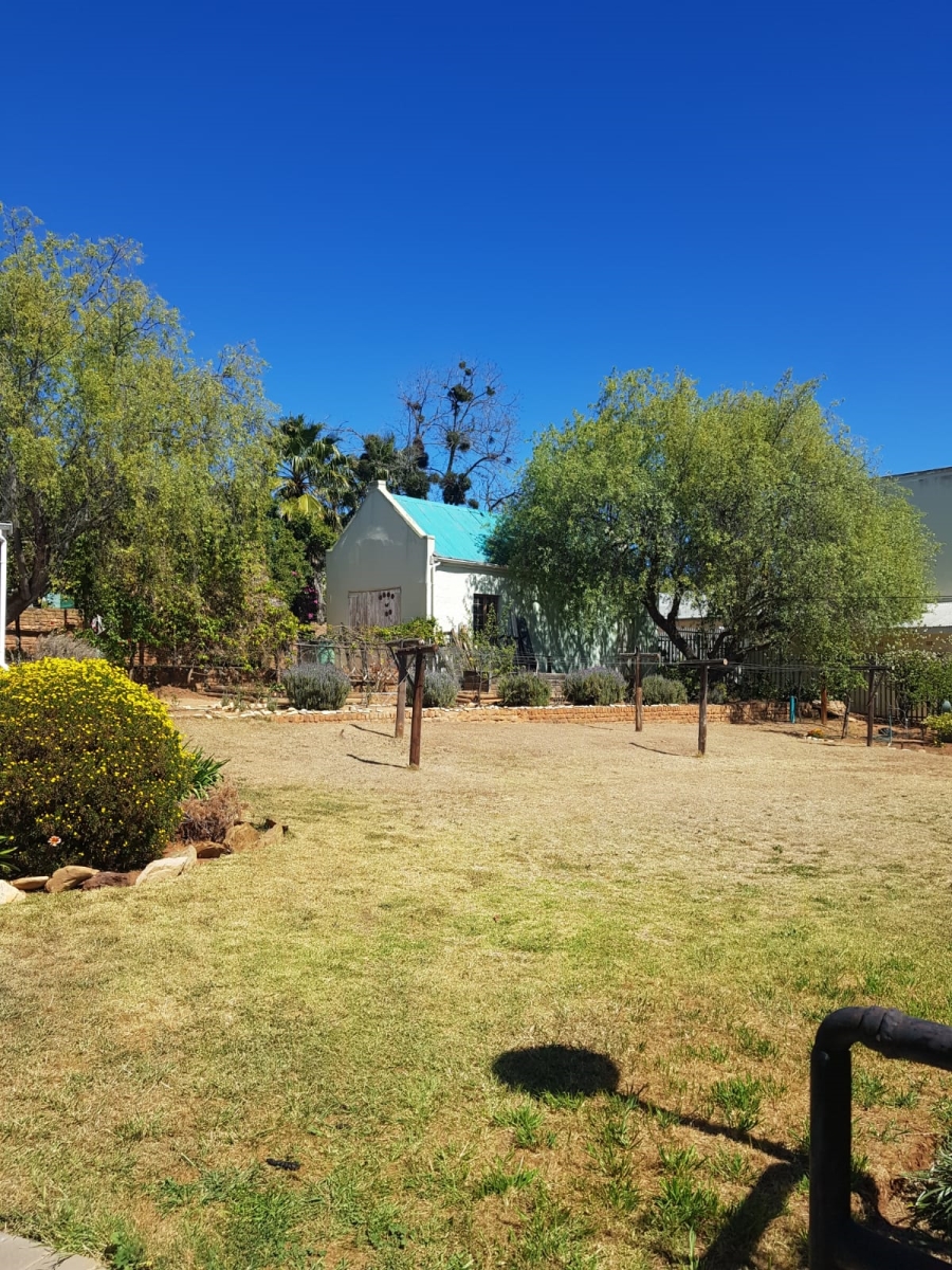 9 Bedroom Property for Sale in Uniondale Western Cape